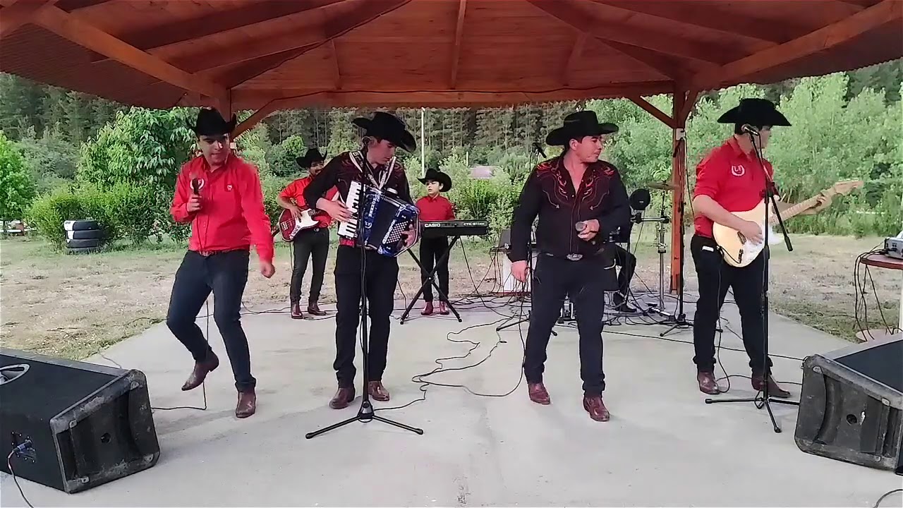 La de los ojos negros - Corazón Enamorado En Vivo Los Flores de Rucalhue 2021