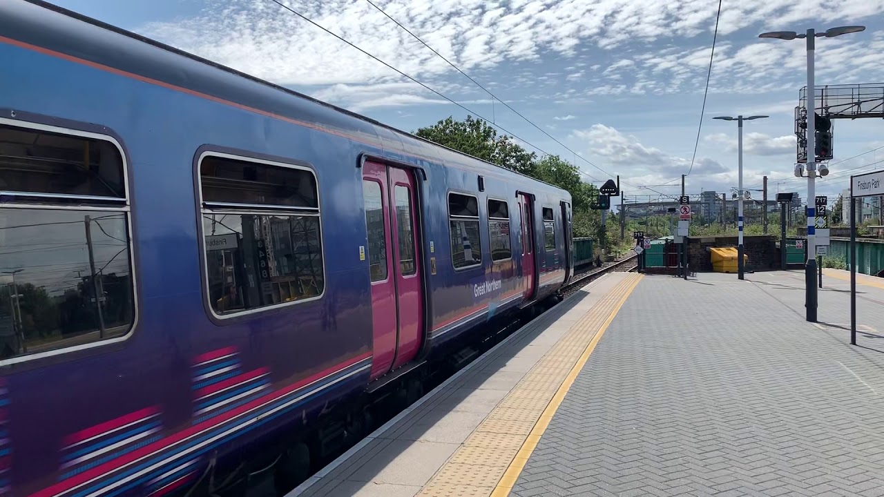 Great Northern 313035+313122 At Finsbury Park From Hertford North To