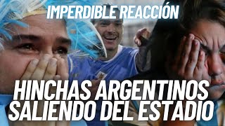 IMPERDIBLE REACCIÓN DE HINCHAS ARGENTINOS SALIENDO DE ESTADIO EN CALIENTE TRAS PERDER FEO VS URUGUAY