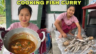 Cooking Village Style Fish Curry 🍛 | Cleaning Dry fish during Rains