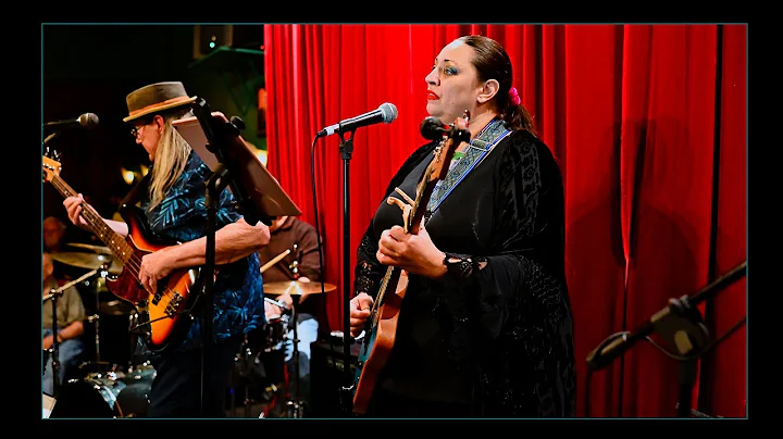 Texas Wildfire with Robin Willis:  Treat Me Right ...