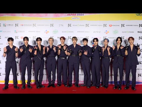 【KCON】JO1、大人の色気漂うスーツ姿でレカぺ登場!お茶目なポーズも披露 『KCON JAPAN 2024』レッドカーペット