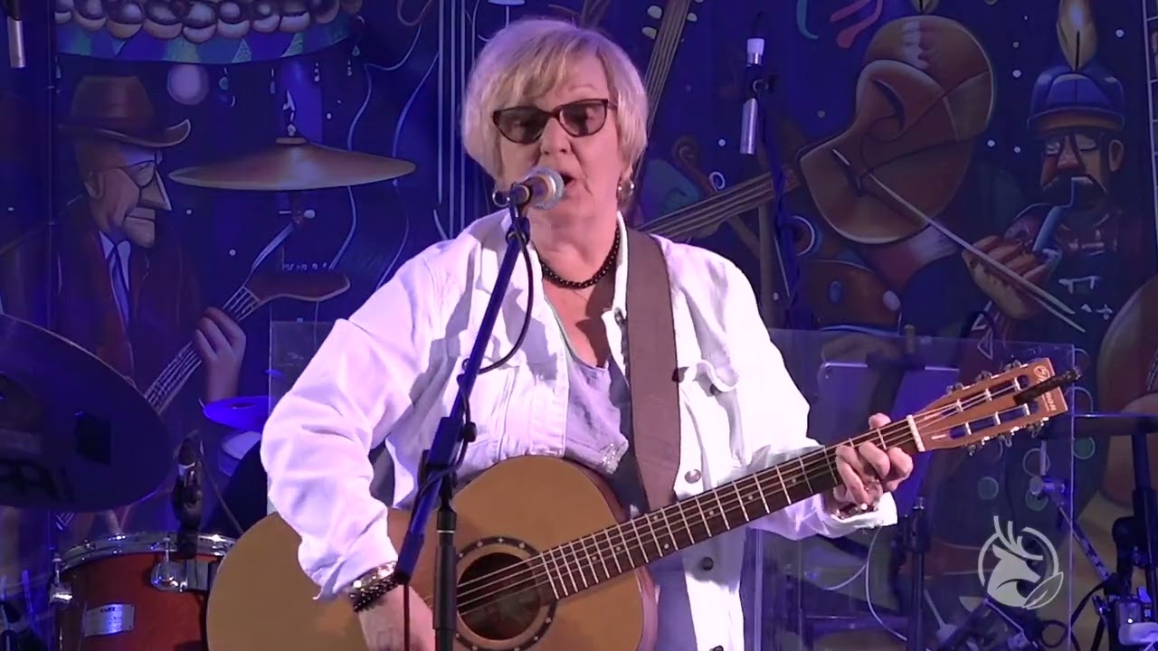 Le Monde est Country S01-EP10 - Johanne Bond