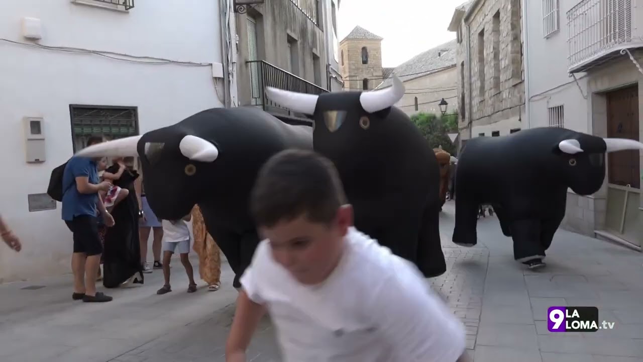 Feria de Begíjar 2022 · Encierro toros hinchables y charanga