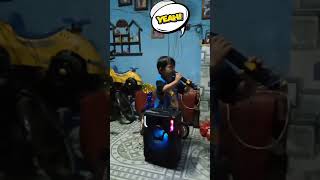 Anak Kecil Nyanyiin Lagu INDONESIA RAYA dengan Gaya ROCKER 👦🤘🤗😇🌈