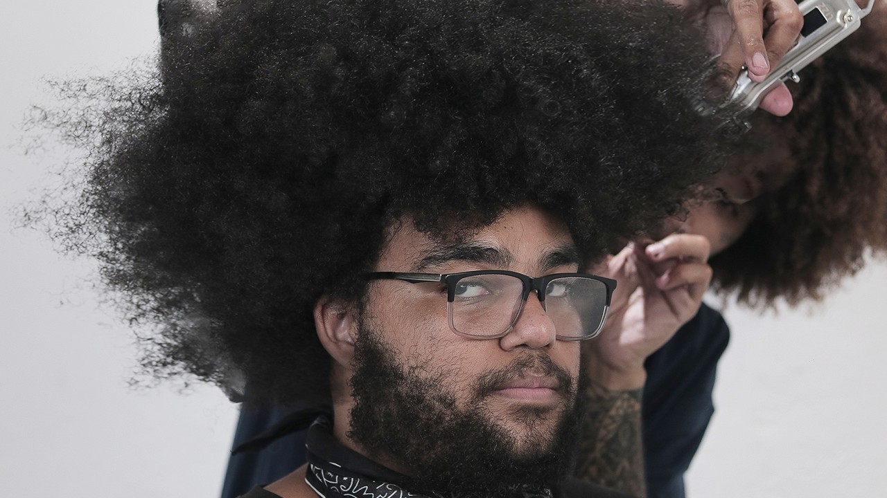 Ele não suportava mais o AFRO GIGANTE… então fiz isso 😳