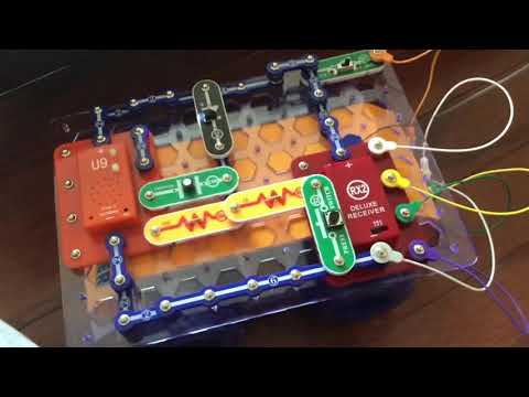 Snap Circuits Snap Rover Deluxe: Remote Sound and Light