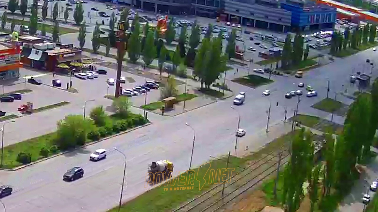 7 ветров волжский. аллея фонтанов волжский. повернет город волжский. волжский веб камера. повернет волжский камеры.