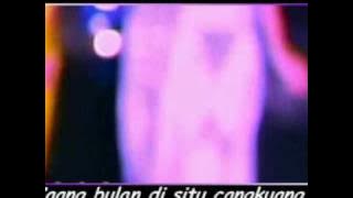 Bulan di Cangkuang.