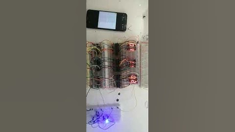 RELOJ DIGITAL CON DISPLAY ÁNODO COMÚN