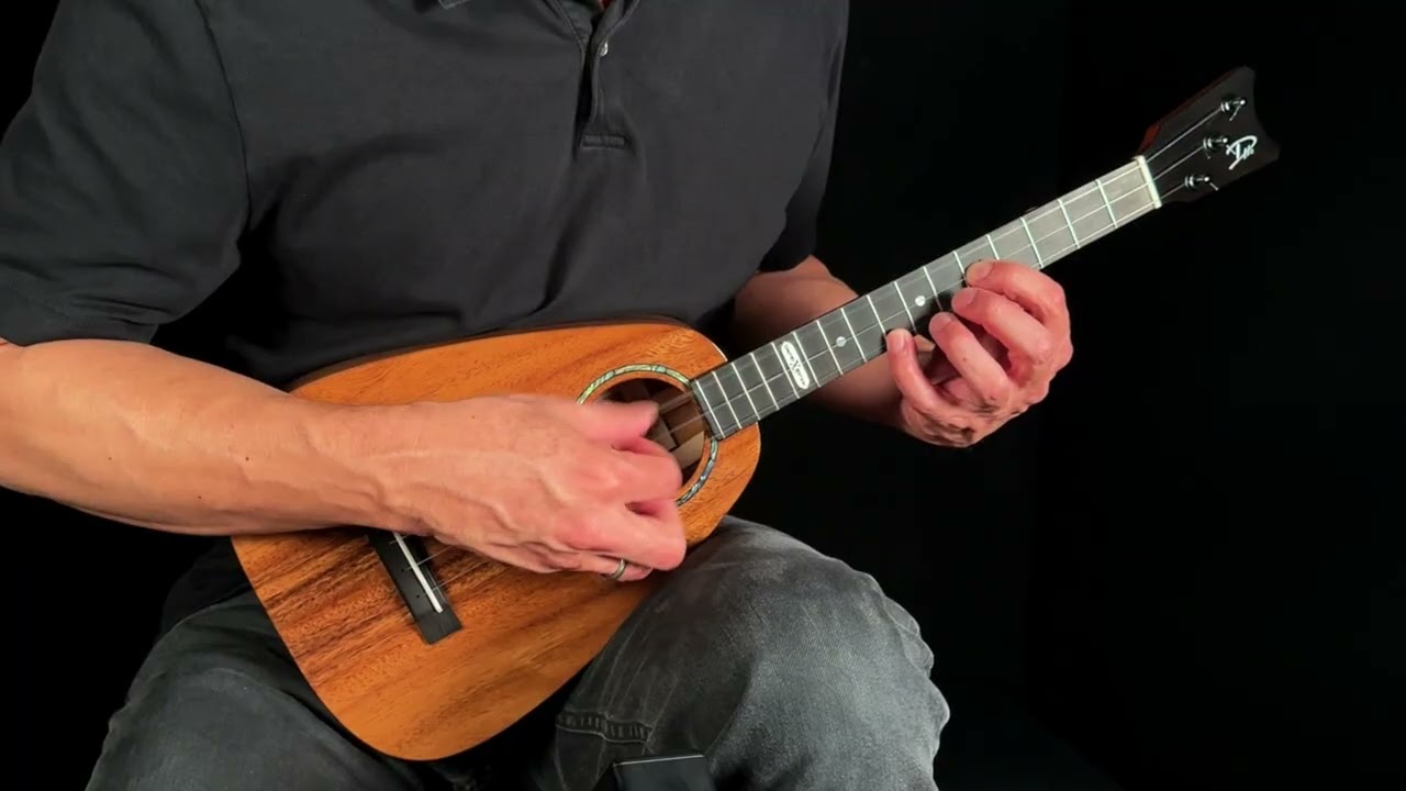 ʻEkolu Tiny Tenor Phoenix 24002 | Romero Creations