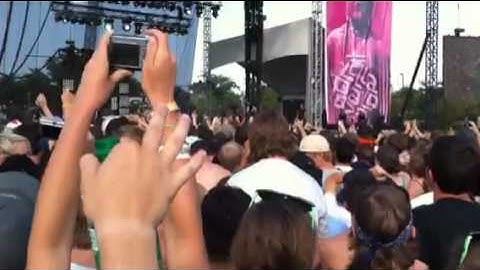 Matt and Kim Entrance