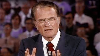 The One Question That Changes Everything: Who Is Jesus? | Billy Graham Classic Sermon – Chicago 1971