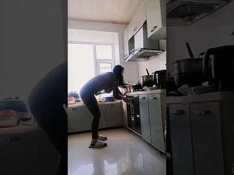 beautiful girl no bra cleaning kitchen | wait for end #shortvideo #trending #memes #shorts #short