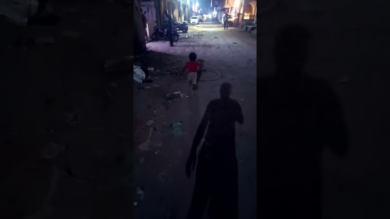 rat me khel rahi hai