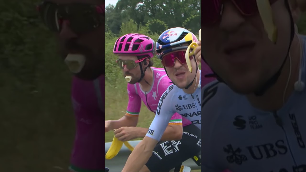 Tom Pidcock and Ben Healy enjoying a snack on the bike! 🍌