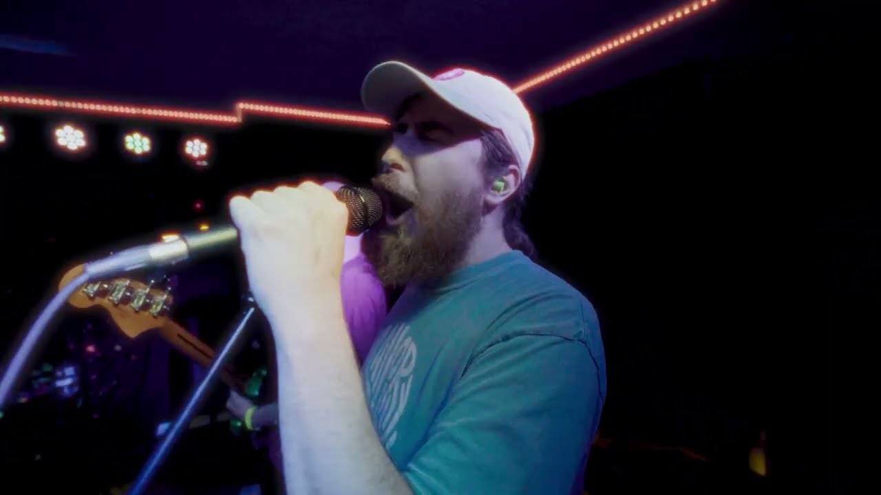Watch Mallory Run - Clarity (OFFICIAL MUSIC VIDEO) on YouTube Watch Mallory Run - Clarity (OFFICIAL MUSIC VIDEO) on YouTube
