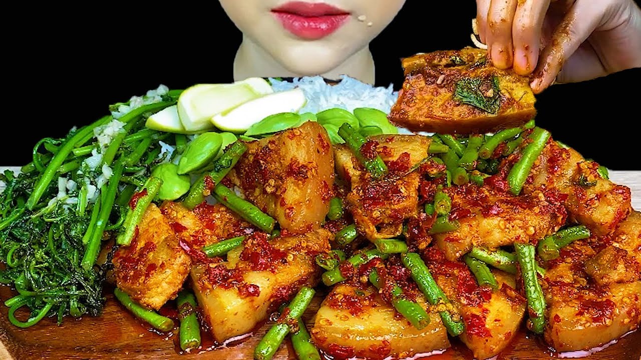 Spicy Pork Belly With Long Beans Curry, Stir Fried Chayote Plant & White Rice * MUKBANG SOUNDS *