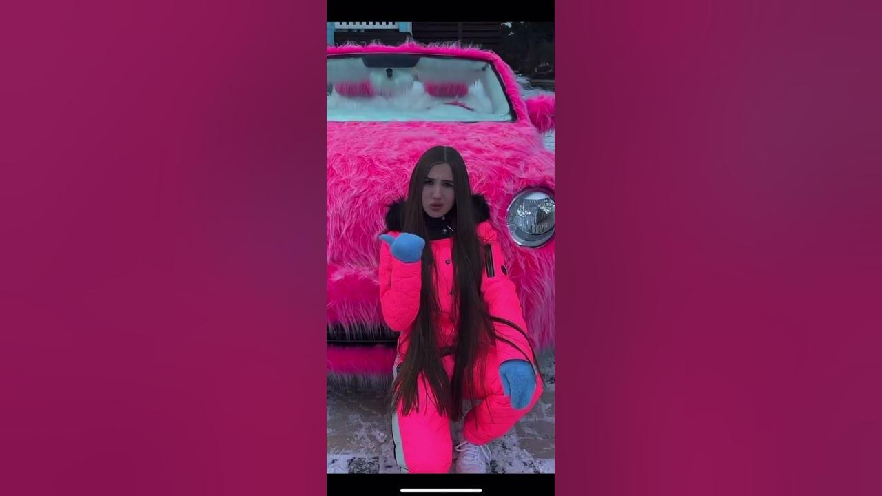 Машина леди Дианы розовая