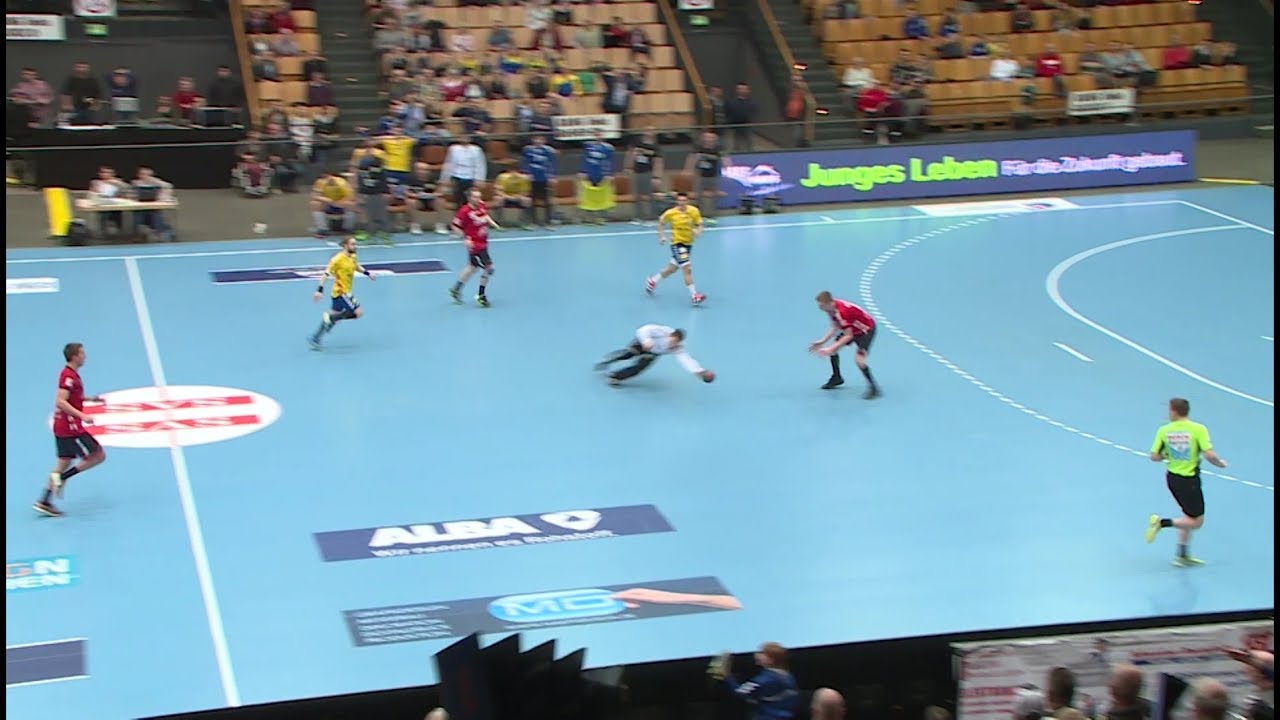 Wilde Fahrt endet mit Heimsieg der Mecklenburger Stiere