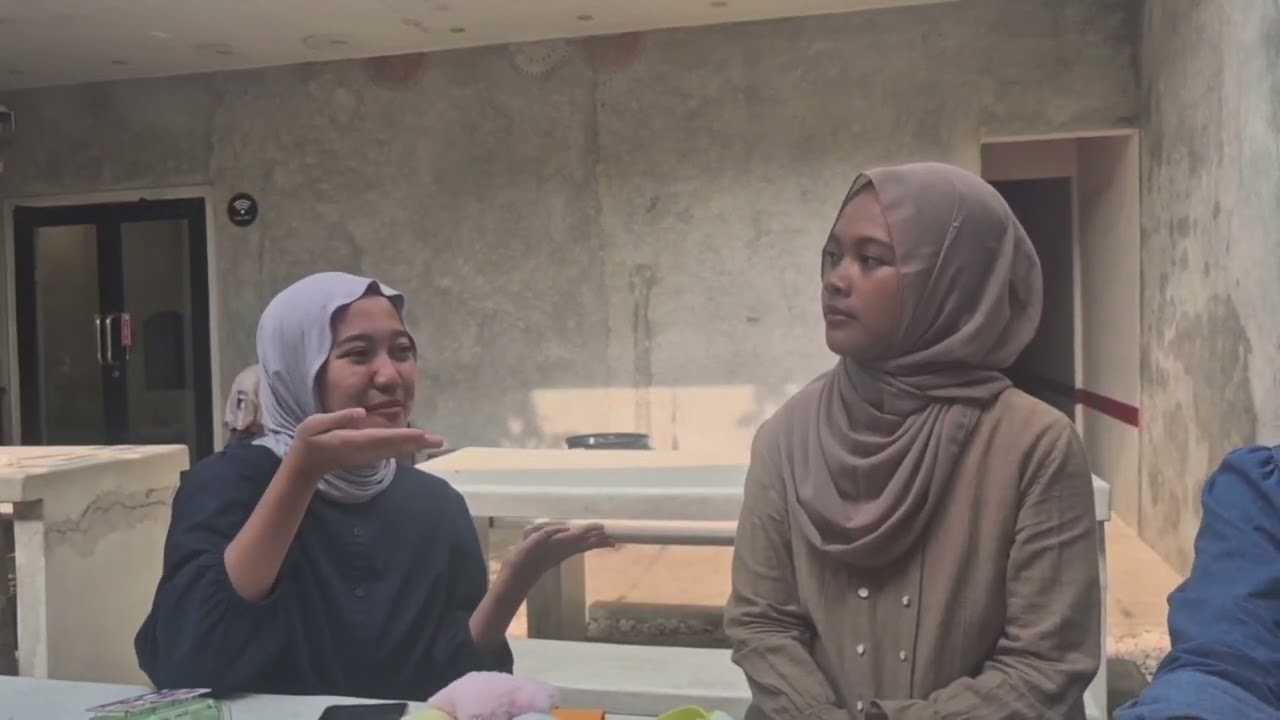 "Just Chatting: K-pop In Indonesia" | Podcast🎧 by group 3