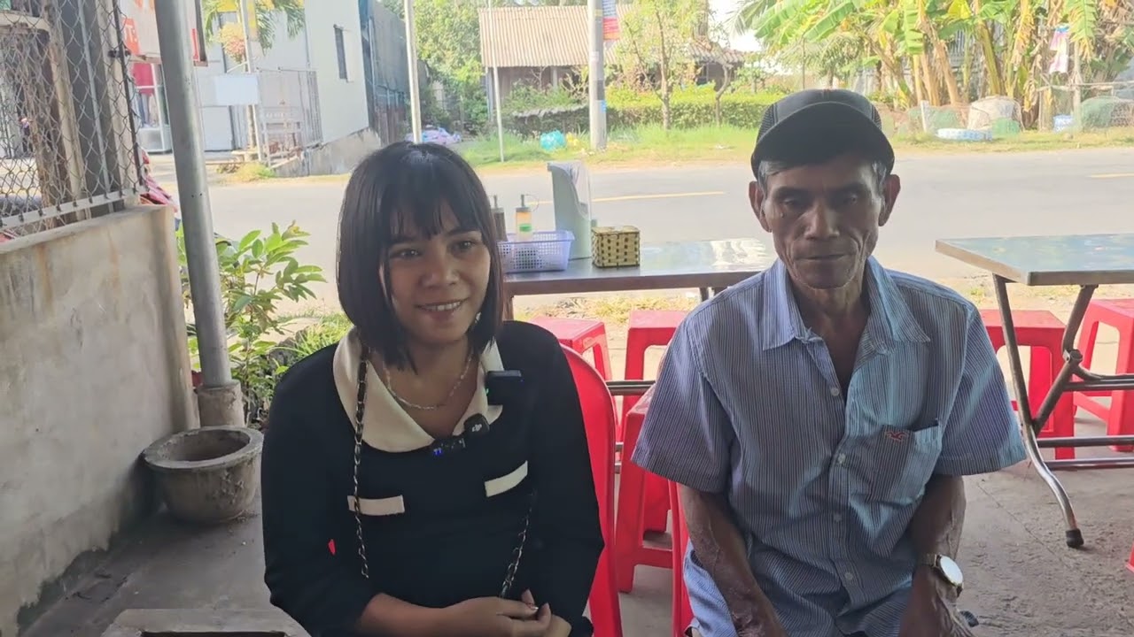 По дороге к дому мужа, куда она направлялась навестить ребенка, Линь остановилась позавтракать и ...