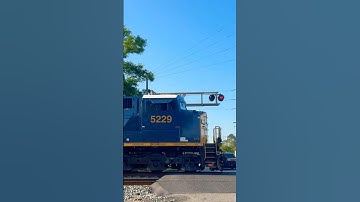 CN power on CSX B229-05 with a CSXT ES40DC 5229 leading with a NF K5LA on 04/09/2025 #Shorts #train