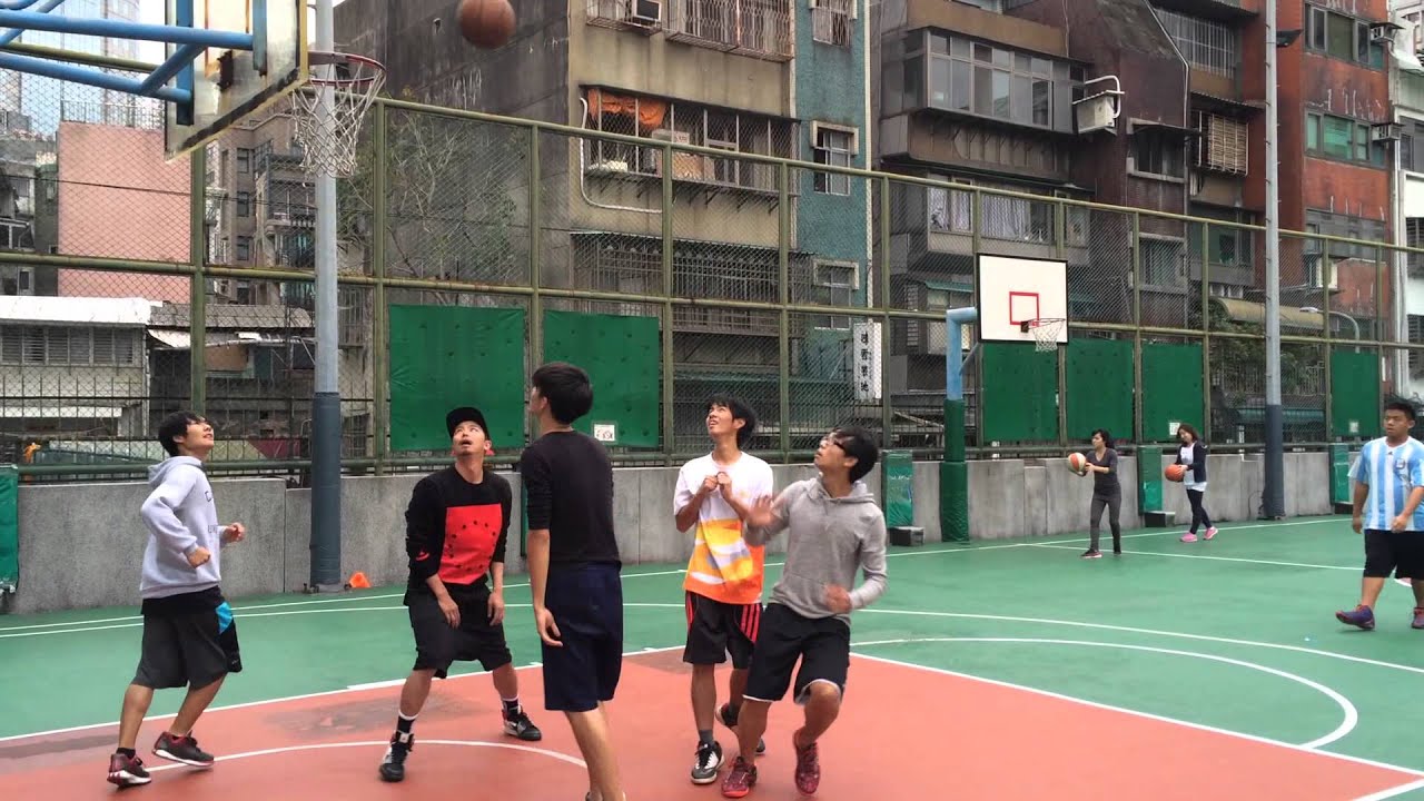 2014.12.02企管107系籃榜阿之小鬼黃鴻升亂入體育課