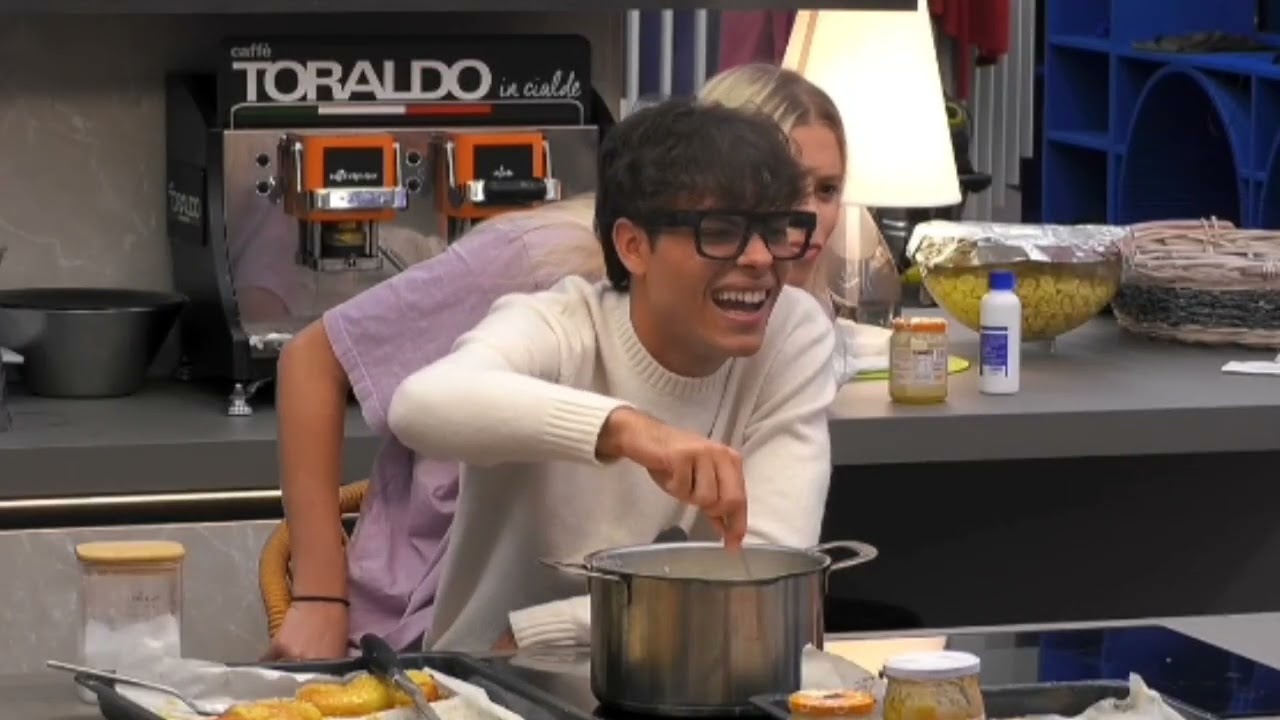 Giulia e Simone scherzano con Jonas e Anita