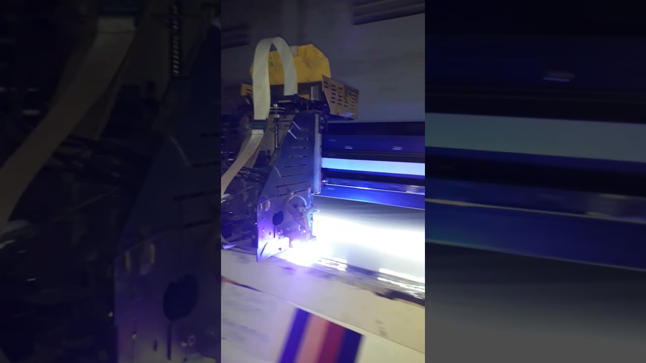 How a Technician Starts Up a Large-Format Printer