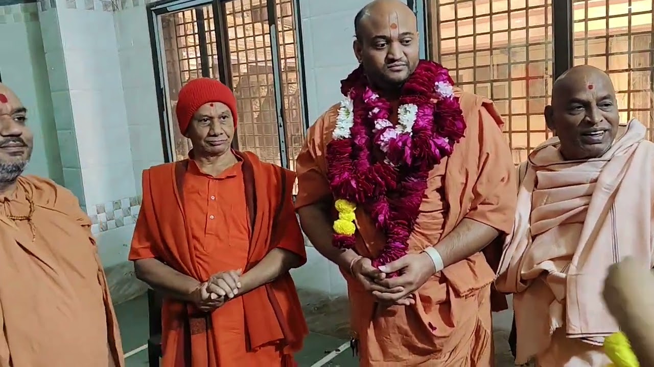 વડતાલધામ સંત રસોઇ પી.પી. સ્વામી સુરત સોમવાર તા.૧૯/૧/૨૦૨૬