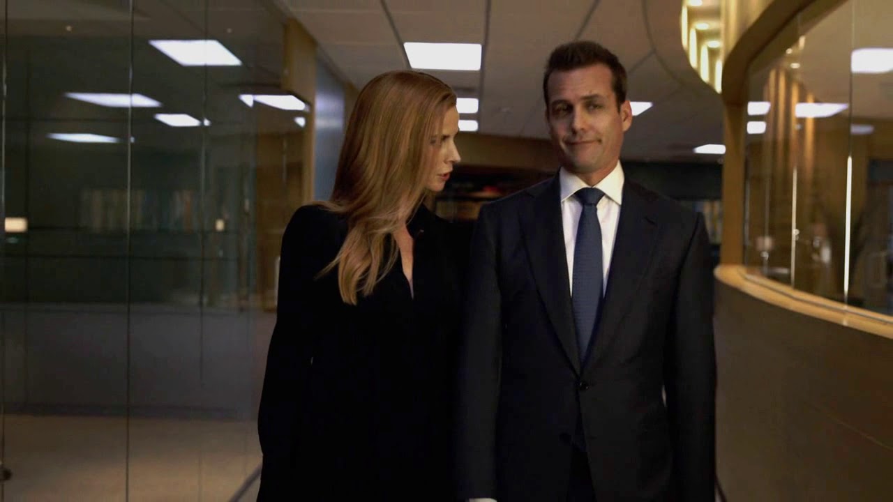 Suits 8x10 | Harvey talks with Donna about Louis