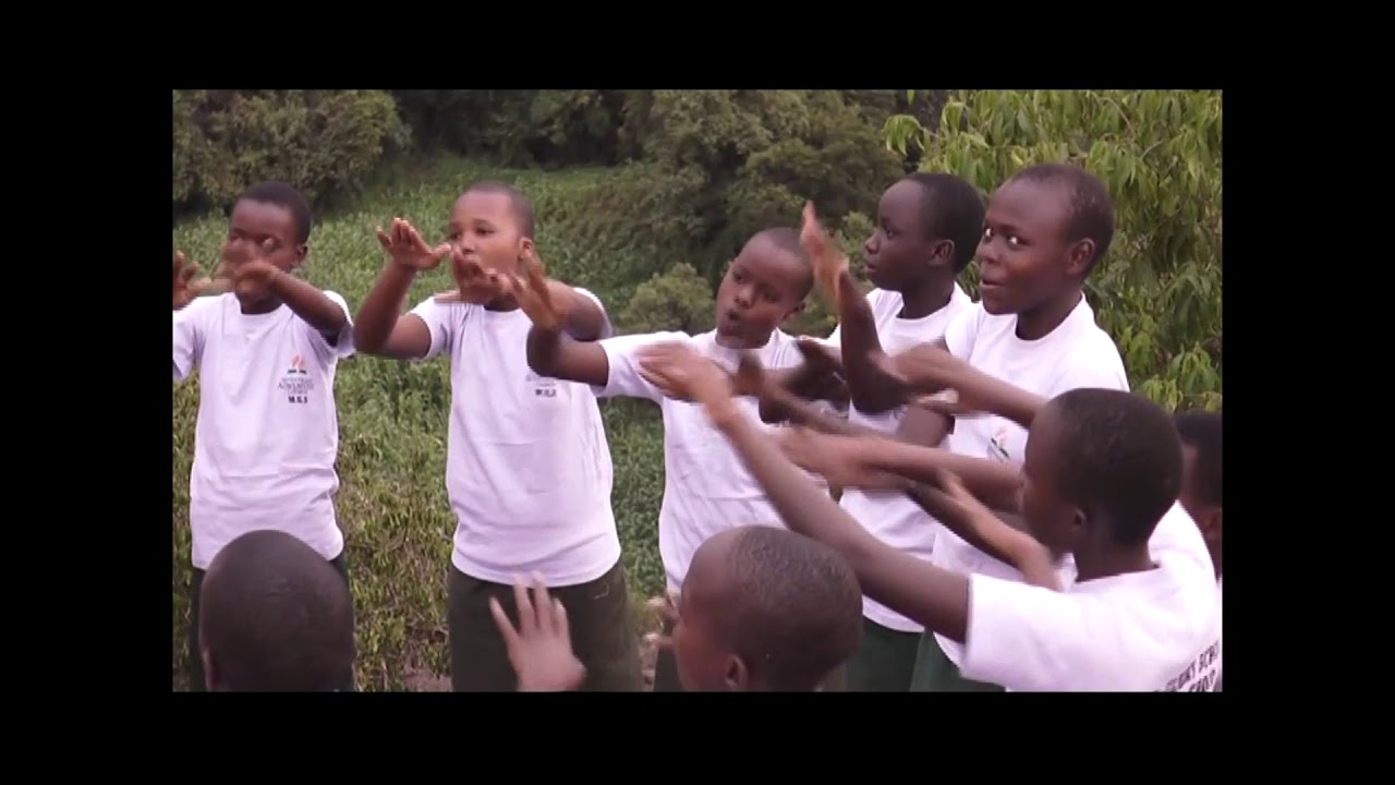 Glorious choir - Mosop Glory School...  Napanda milima