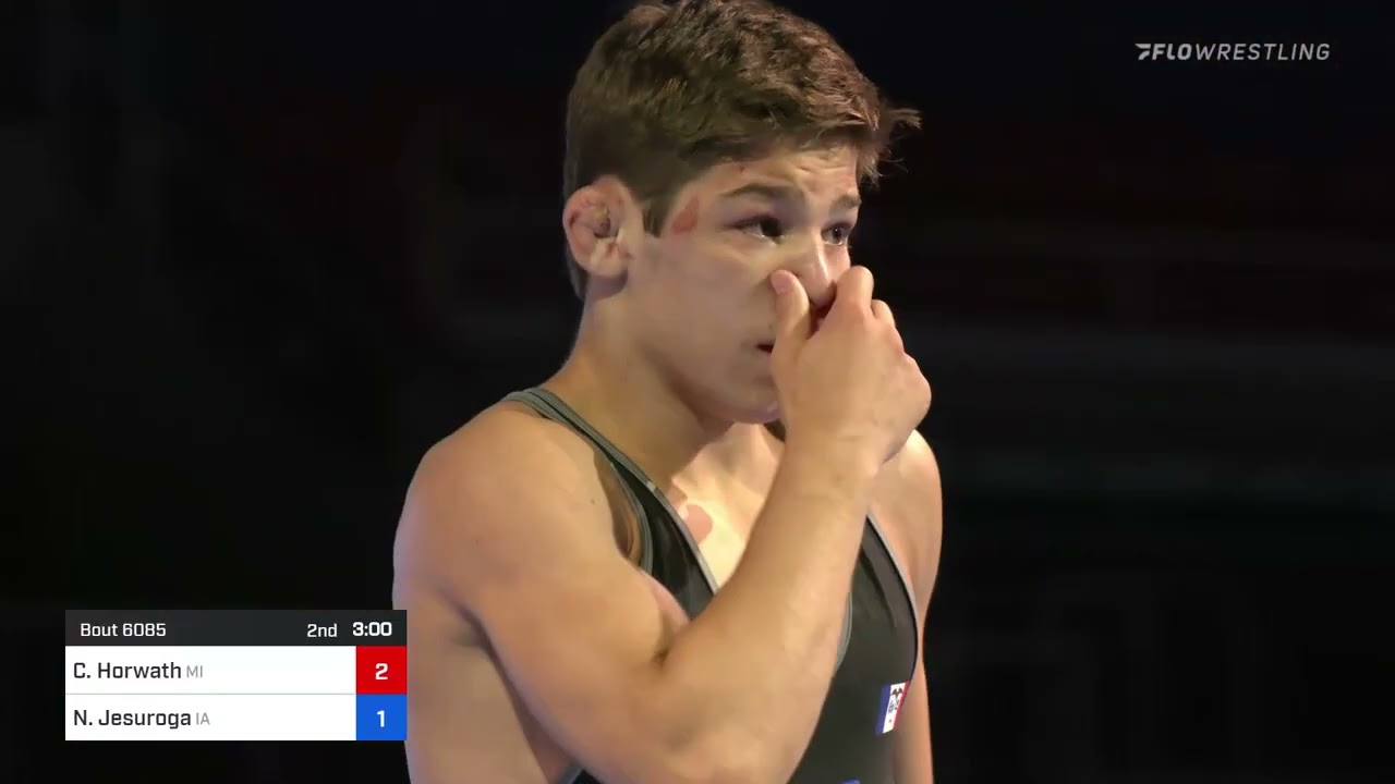 Финал 120 фунтов — Кейден Хорват, Мичиган, против Натанаэля Джесуроги, Айова, 5:49