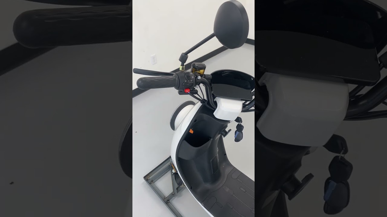 GIO Italia Ultra Electric Scooter - Assembly Video