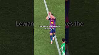 Lewandowski leaves the pitch crying #lewandoski #barcelona #emotion #cry #football