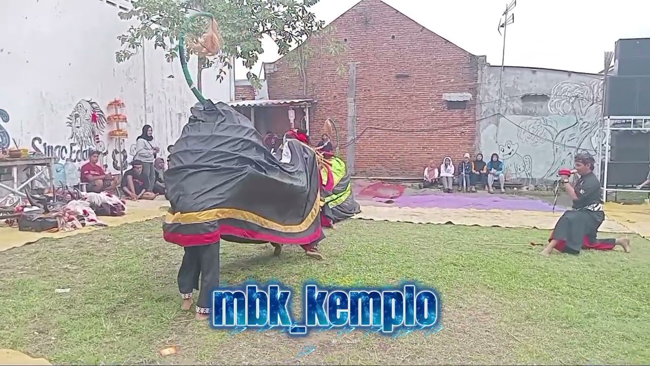 MASKOT BANTENGAN  SINGO LUDRO KEMBAR