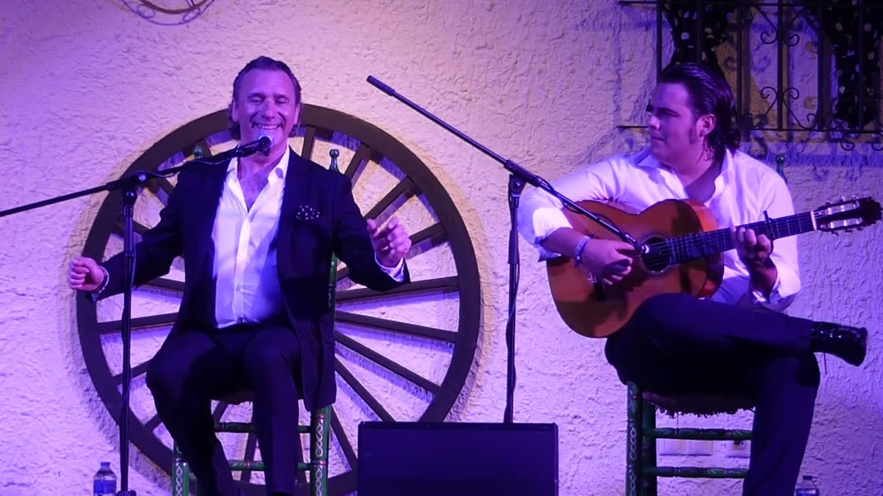 Cante de  Caracolilo en el Centenario de la Perla