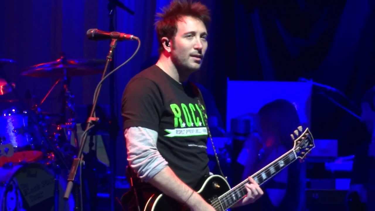 Avril Lavigne He Wasn't Live Montreal 2011 HD 1080P