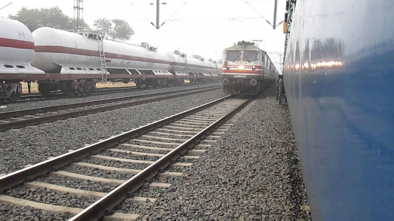 The only train to overtake the 12903 Golden Temple Mail! - YouTube