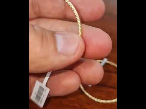 غوايش اطفالي بالشكل المميز وكل وزنها 2 جرام وعيار 18 وتحفه جدا في اللبس