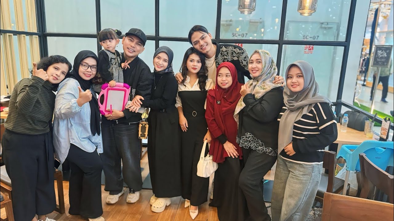 Reaksi launching single wulan permata 'aku yang tulus'