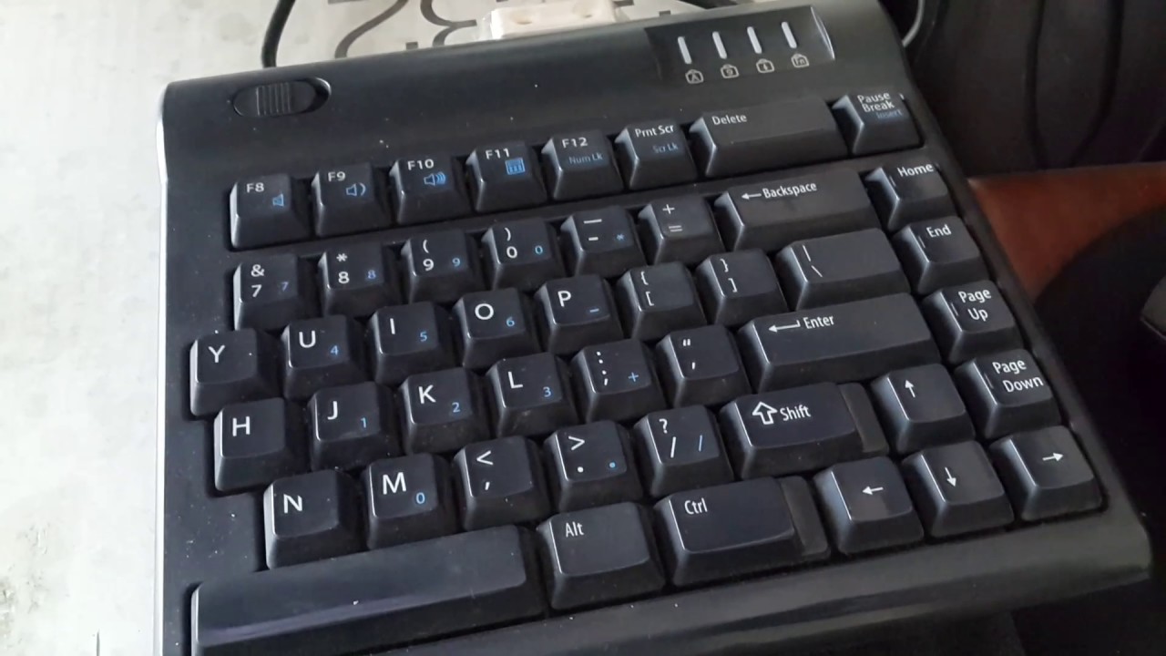 Lenovo ThinkPad X200 Tablet used in conjunction with Kinesis Freestyle2 Ergonomic Keyboard