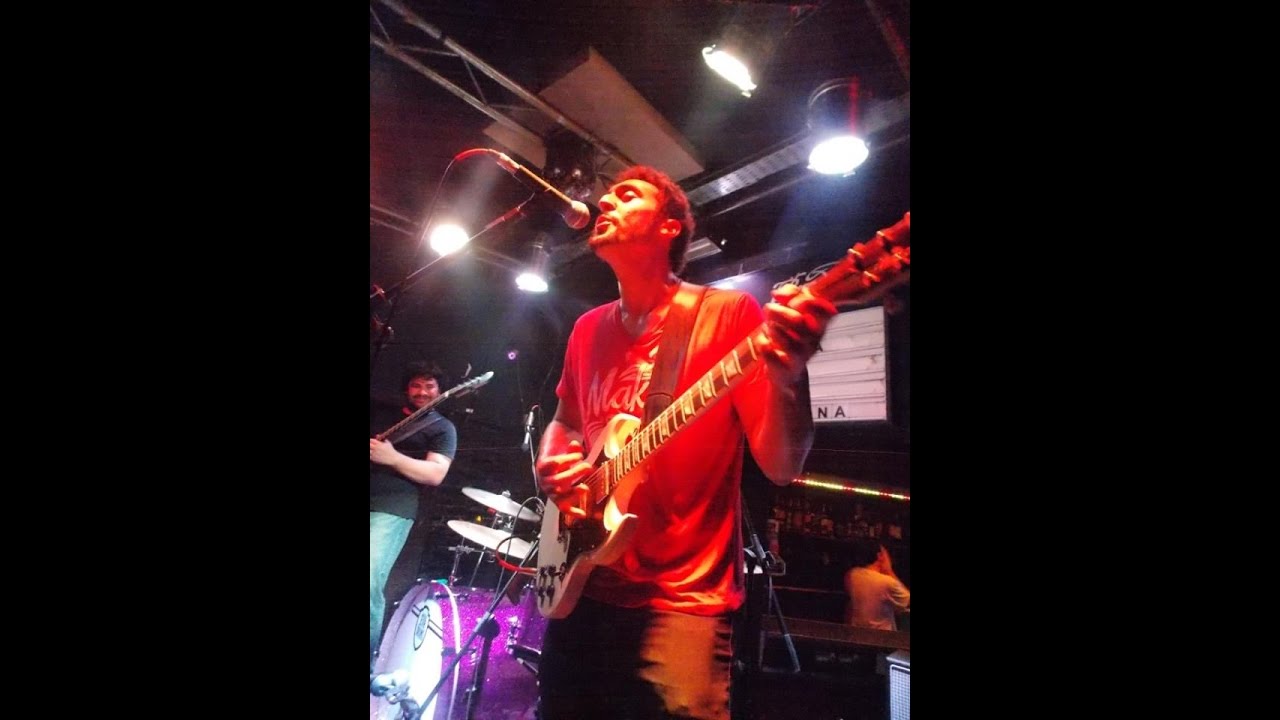 AVE TIERRA - "El Hambre de los Sin Nombre/Bandoneón"