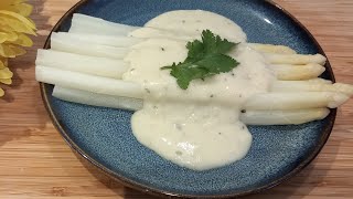 : Witte asperges met saus, Weisser Spargel mit Sosse, White asparagus with sauce