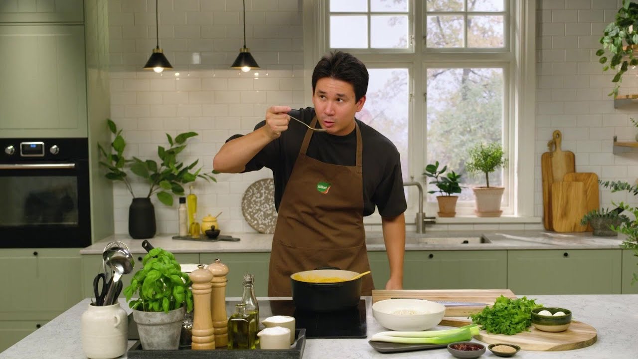 Ramen med tomatbuljong och kycklingköttbullar - Köket