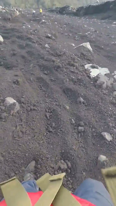 Beginilah Trek Pasir Berbatu Summit Gunung Semeru #shorts