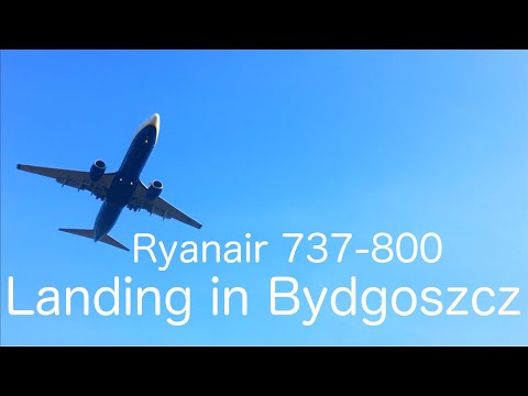 Ryanair 737-800 Landing