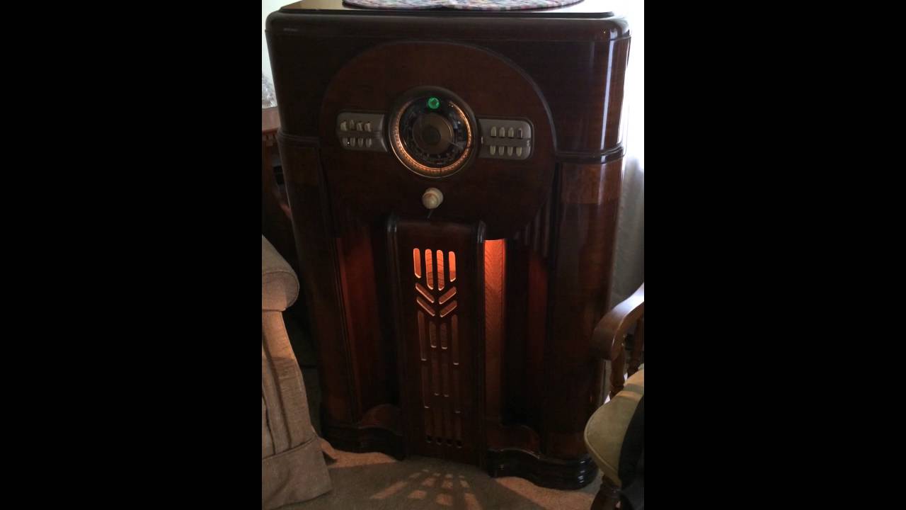 Antique Vintage 1940 Zenith 12-S-471 Tube Radio Playing With SSTran