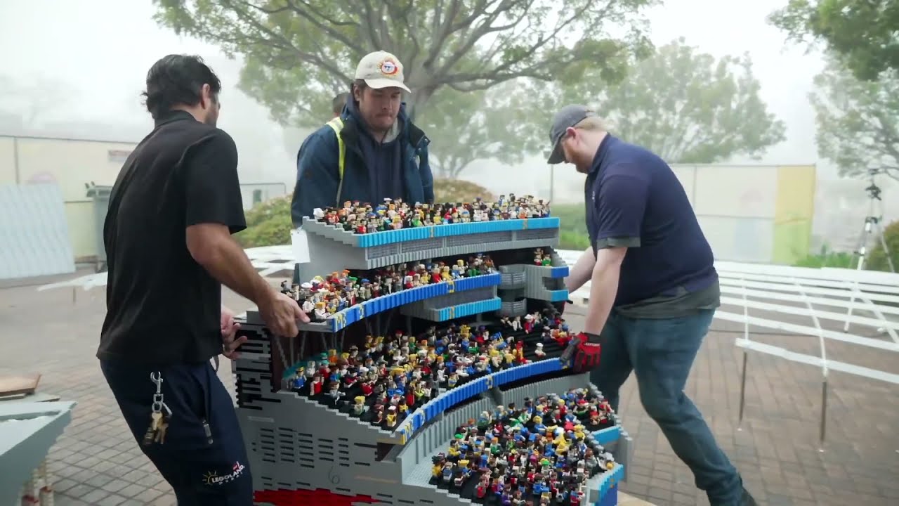Los Angeles Rams SoFi Stadium Model Construction Timelapse | LEGOLAND California Resort (2022)
